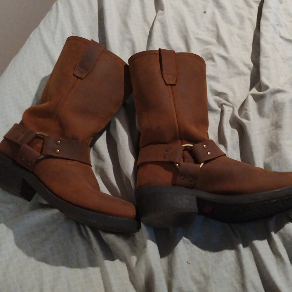 Dingo boots ladies 8.5 brown leather, almost distressed looking-great condition!